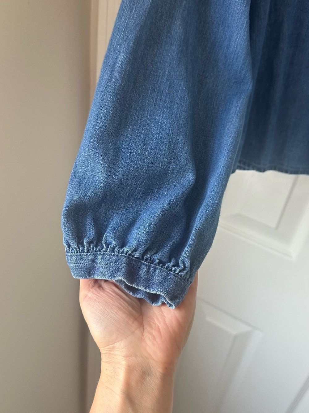 Old Navy Light Blue Denim Button-Front Shirt with Tie Collar - Picture 4 of 4